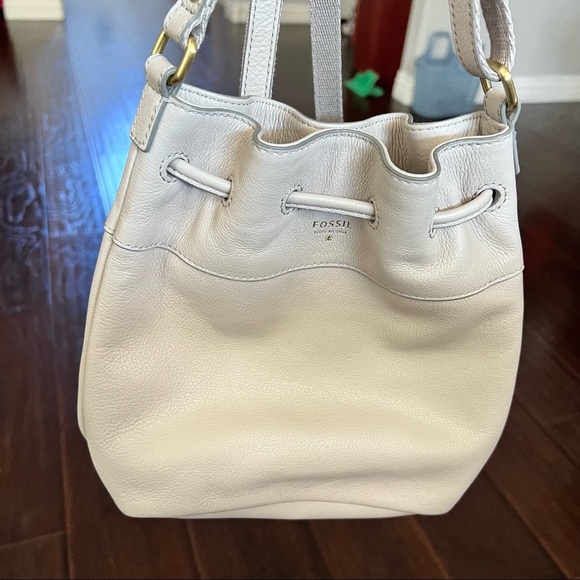 Unique Fossil women’s crossbody leather handbag good condition - Picture 2 of 11